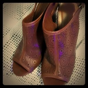 Jasmin bootie/wedge open toe brown 7 1/2